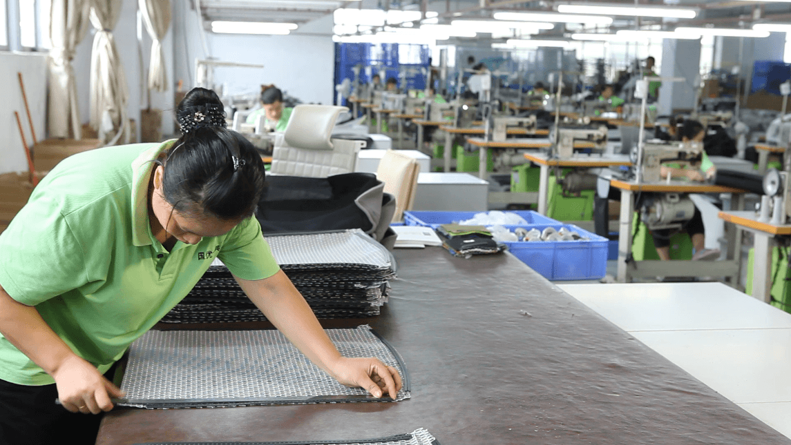 why is oem office furniture from china surprisingly cheaper than odm? img